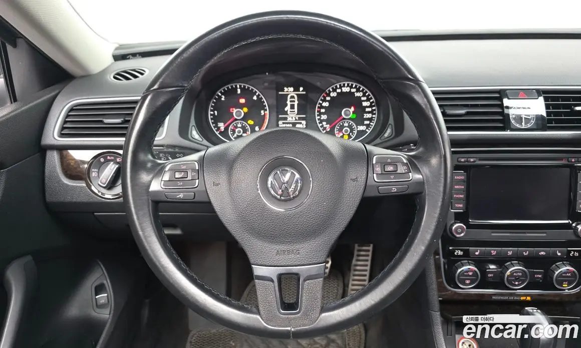 Volkswagen Passat 2015 2.0 автомат (гидро), фото 13