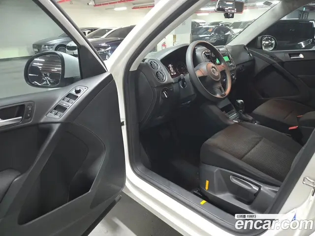 Volkswagen Tiguan 2014 2.0 автомат (гидро), миниатюра 10 Volkswagen Tiguan 2014 2.0 автомат (гидро), миниатюра 10