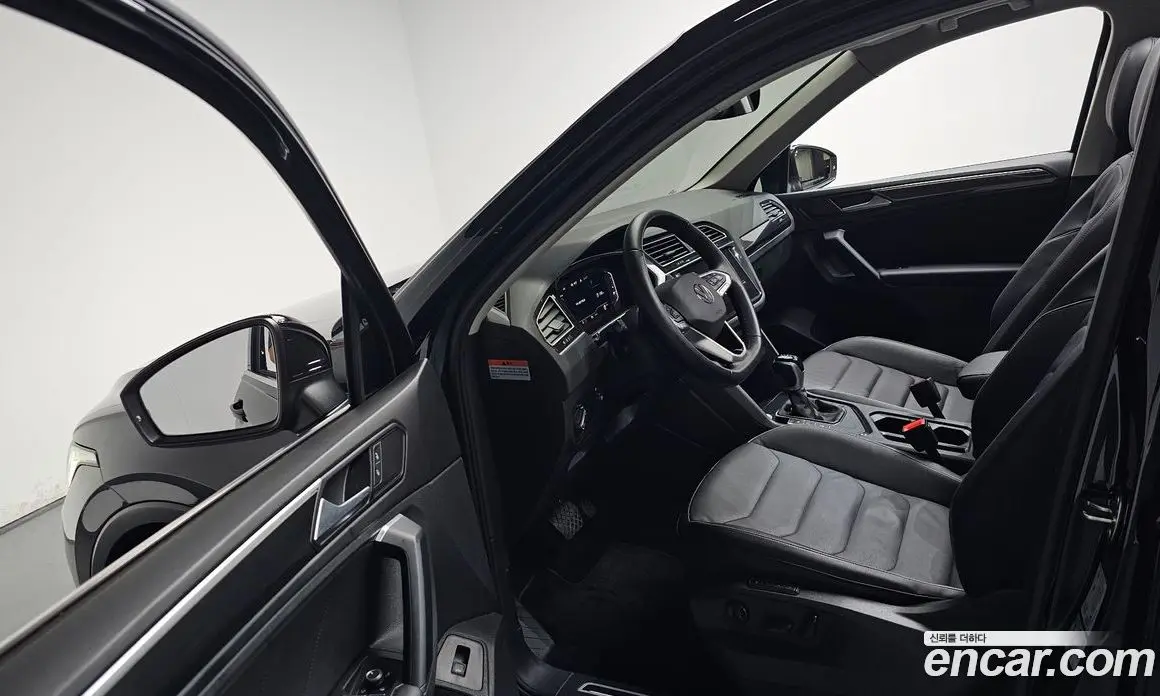 Volkswagen Tiguan 2023 2.0 автомат (гидро), фото 12