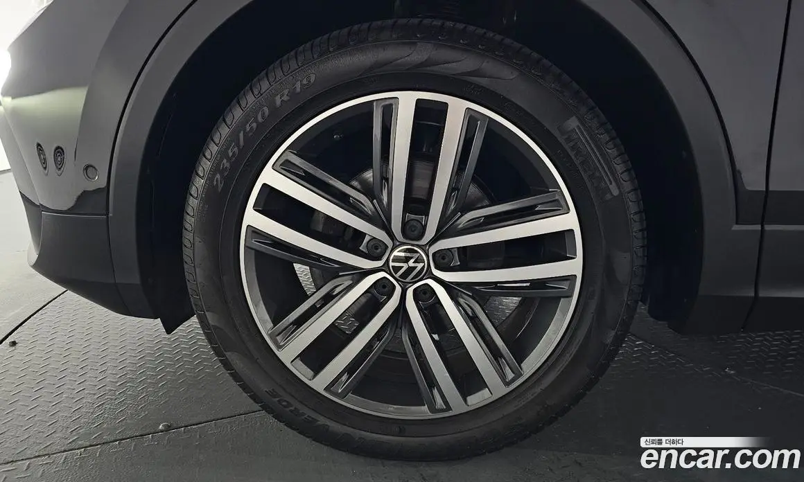 Volkswagen Tiguan 2023 2.0 автомат (гидро), фото 4