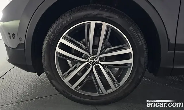 Volkswagen Tiguan 2023 2.0 автомат (гидро), миниатюра 4