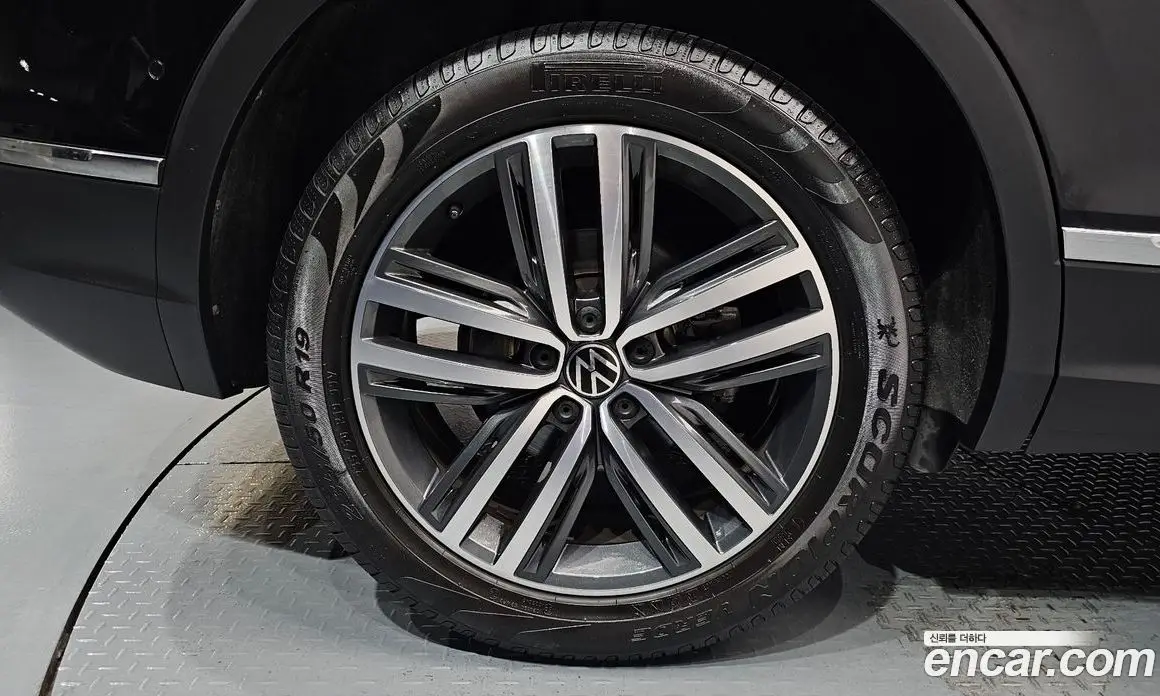 Volkswagen Tiguan 2023 2.0 автомат (гидро), фото 6