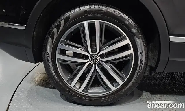 Volkswagen Tiguan 2023 2.0 автомат (гидро), миниатюра 6