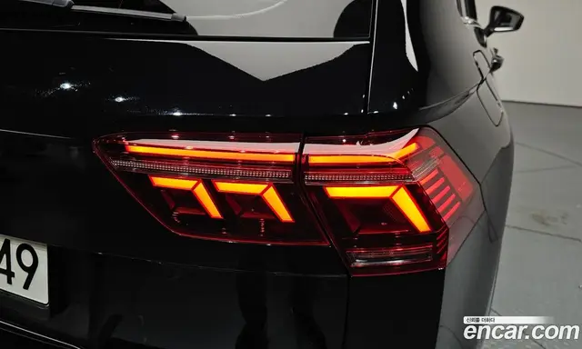Volkswagen Tiguan 2023 2.0 автомат (гидро), миниатюра 8