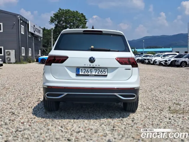 Volkswagen Tiguan 2023 2.0 автомат (гидро), миниатюра 2 Volkswagen Tiguan 2023 2.0 автомат (гидро), миниатюра 2