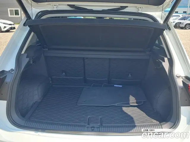 Volkswagen Tiguan 2023 2.0 автомат (гидро), миниатюра 11 Volkswagen Tiguan 2023 2.0 автомат (гидро), миниатюра 11