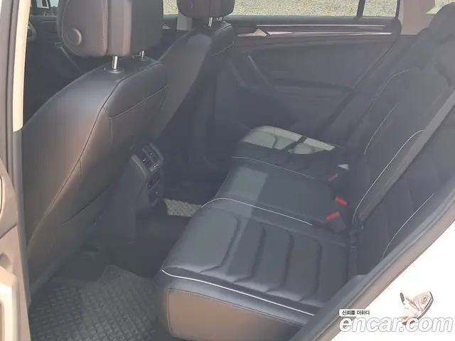 Volkswagen Tiguan 2023 2.0 автомат (гидро), миниатюра 12