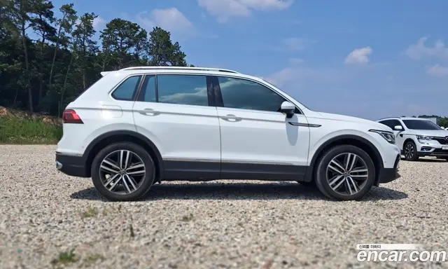 Volkswagen Tiguan 2023 2.0 автомат (гидро), миниатюра 4 Volkswagen Tiguan 2023 2.0 автомат (гидро), миниатюра 4
