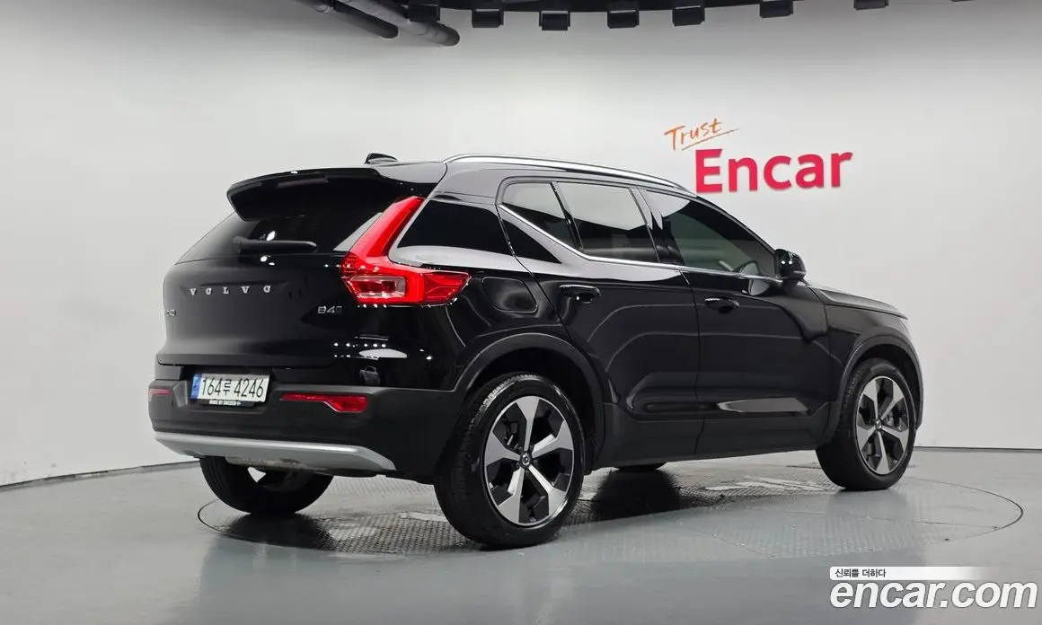 Volvo XC40 2022 2.0 автомат (гидро), фото 2 Volvo XC40 2022 2.0 автомат (гидро), фото 2