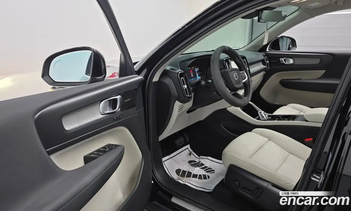 Volvo XC40 2022 2.0 автомат (гидро), фото 13 Volvo XC40 2022 2.0 автомат (гидро), фото 13