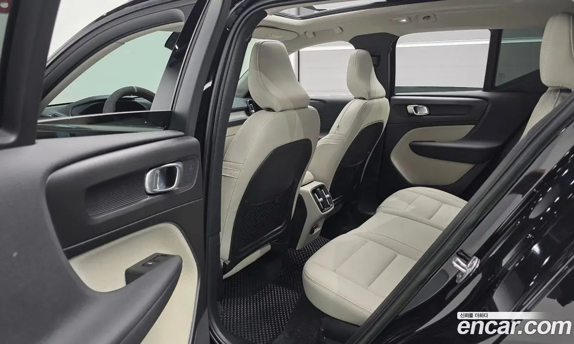 Volvo XC40 2022 2.0 автомат (гидро), фото 16 Volvo XC40 2022 2.0 автомат (гидро), фото 16