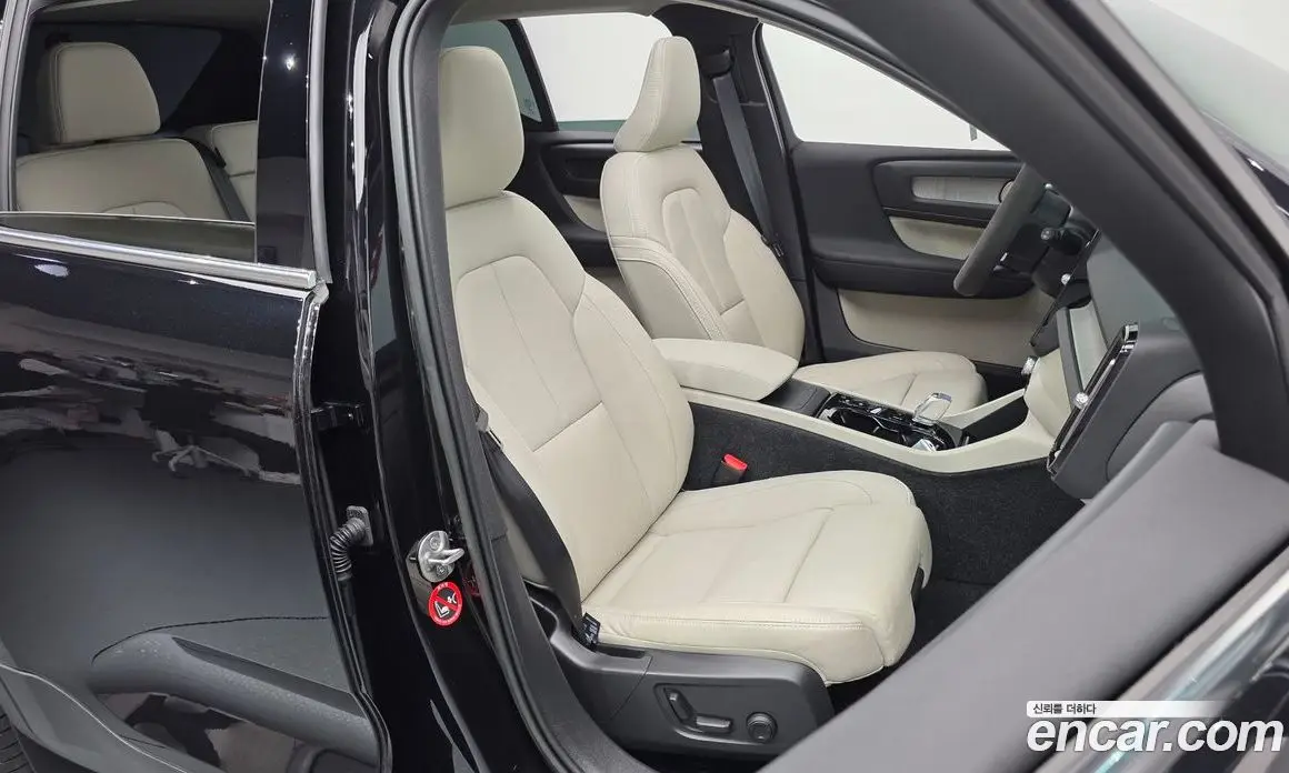 Volvo XC40 2022 2.0 автомат (гидро), фото 18 Volvo XC40 2022 2.0 автомат (гидро), фото 18