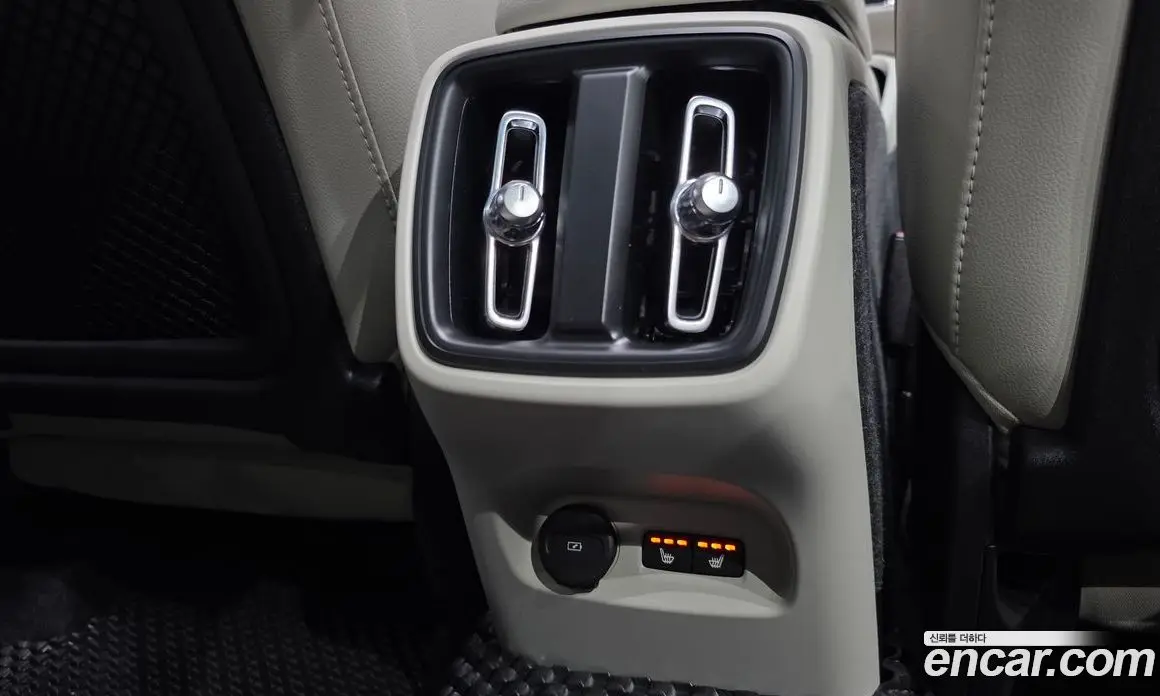 Volvo XC40 2022 2.0 автомат (гидро), фото 25 Volvo XC40 2022 2.0 автомат (гидро), фото 25