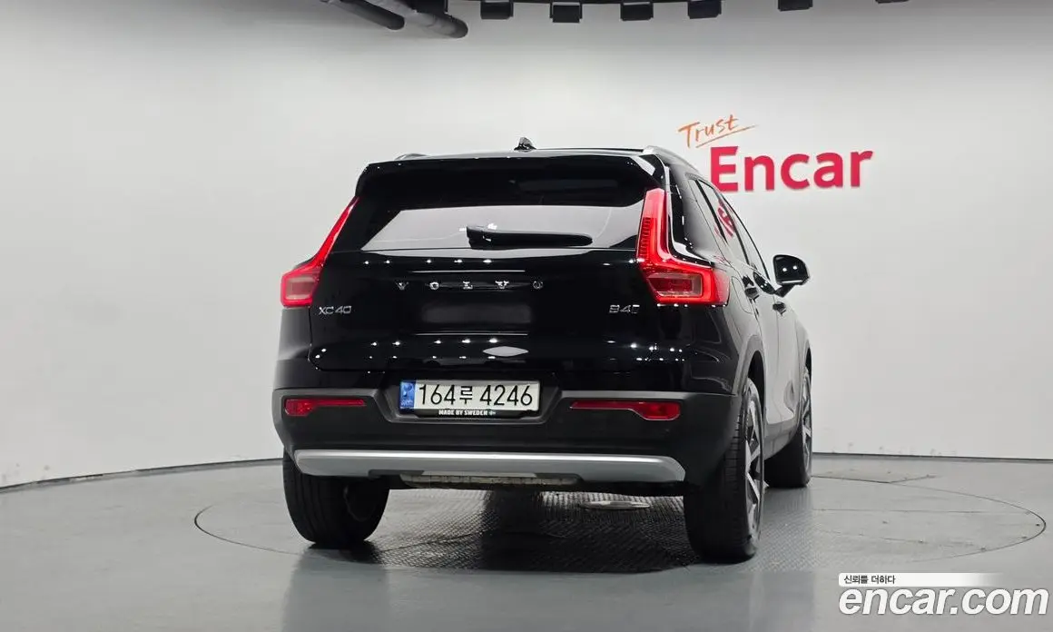 Volvo XC40 2022 2.0 автомат (гидро), фото 4 Volvo XC40 2022 2.0 автомат (гидро), фото 4