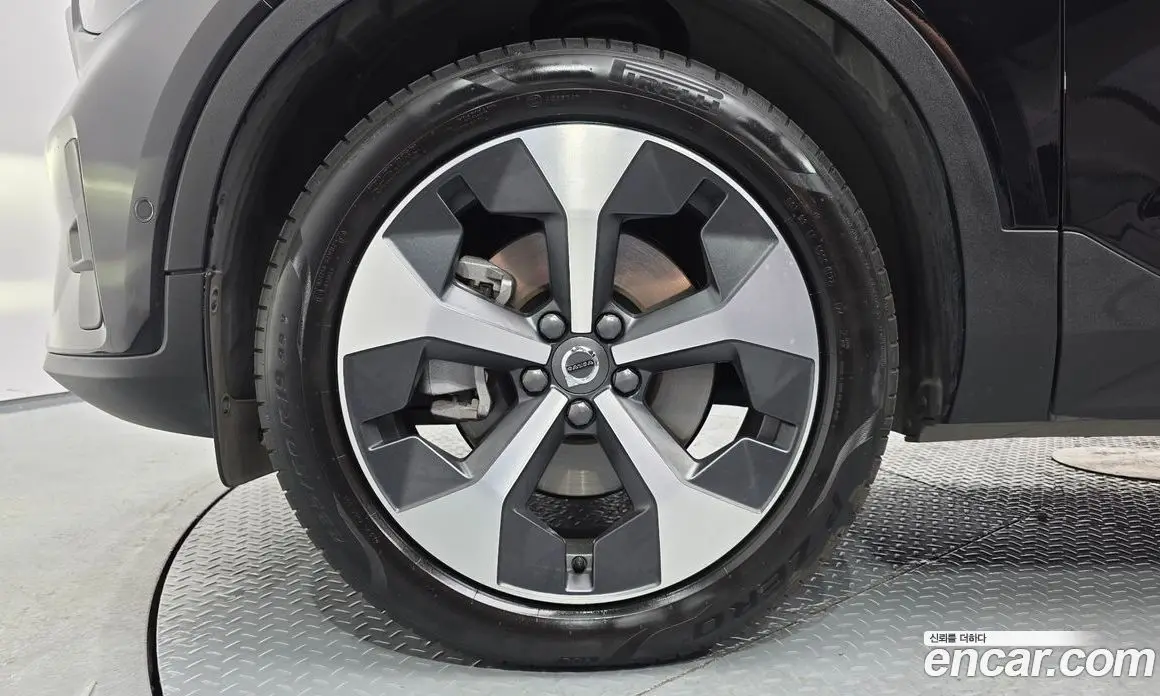 Volvo XC40 2022 2.0 автомат (гидро), фото 5 Volvo XC40 2022 2.0 автомат (гидро), фото 5