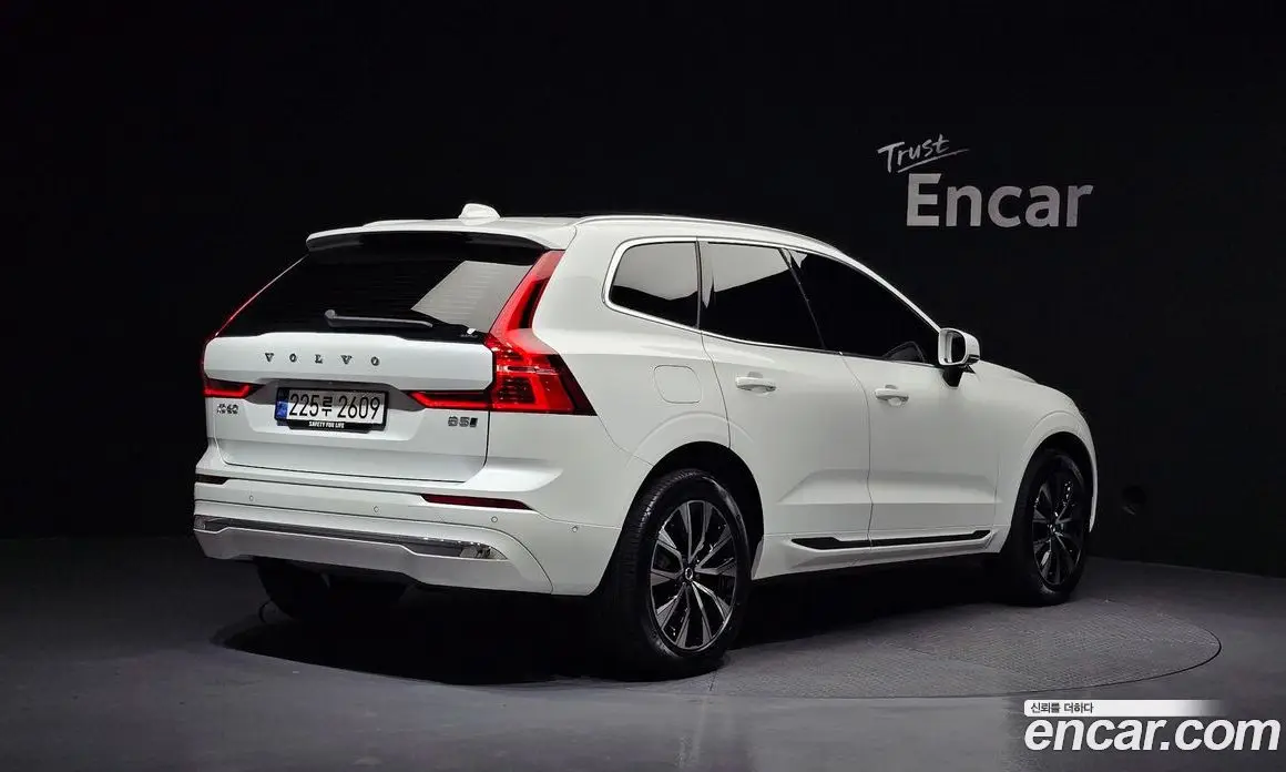 Volvo XC60 2024 2.0 автомат (гидро), фото 2 Volvo XC60 2024 2.0 автомат (гидро), фото 2