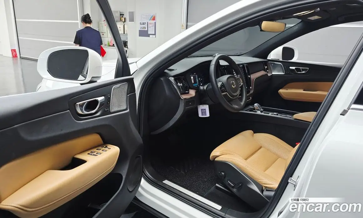 Volvo XC60 2024 2.0 автомат (гидро), фото 13 Volvo XC60 2024 2.0 автомат (гидро), фото 13