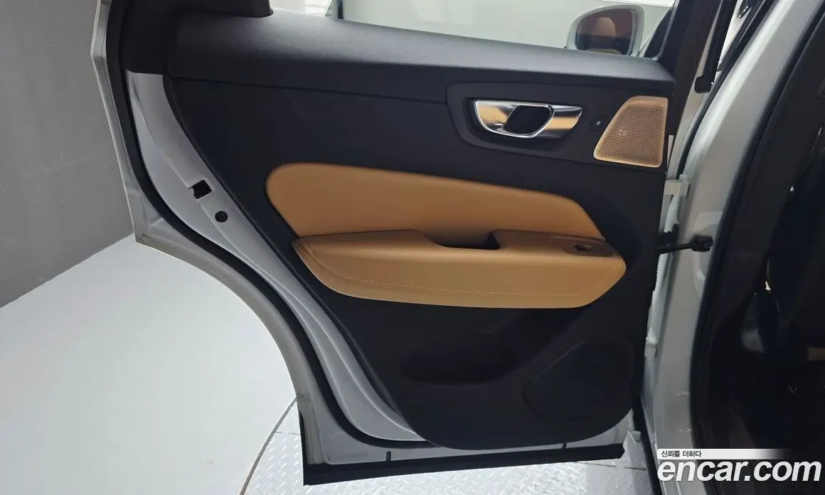 Volvo XC60 2024 2.0 автомат (гидро), фото 15 Volvo XC60 2024 2.0 автомат (гидро), фото 15