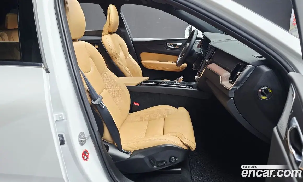 Volvo XC60 2024 2.0 автомат (гидро), фото 16 Volvo XC60 2024 2.0 автомат (гидро), фото 16