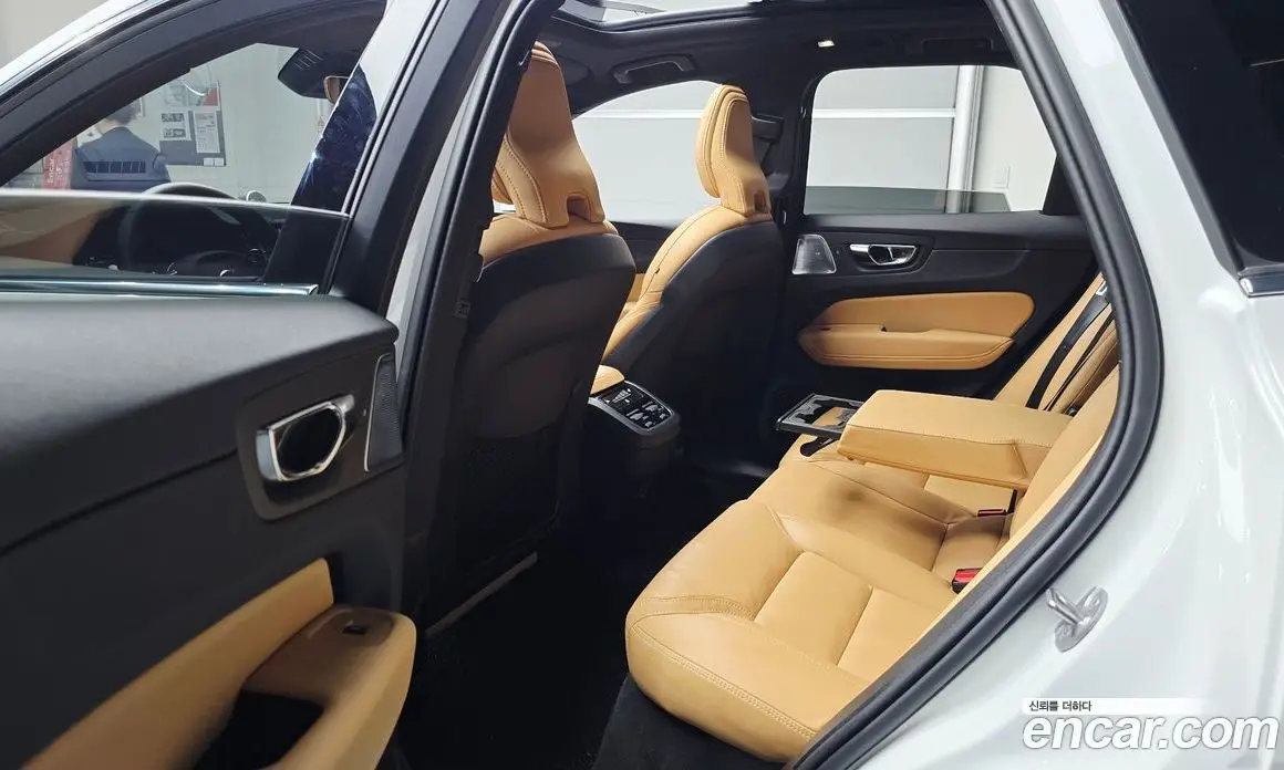 Volvo XC60 2024 2.0 автомат (гидро), фото 17 Volvo XC60 2024 2.0 автомат (гидро), фото 17