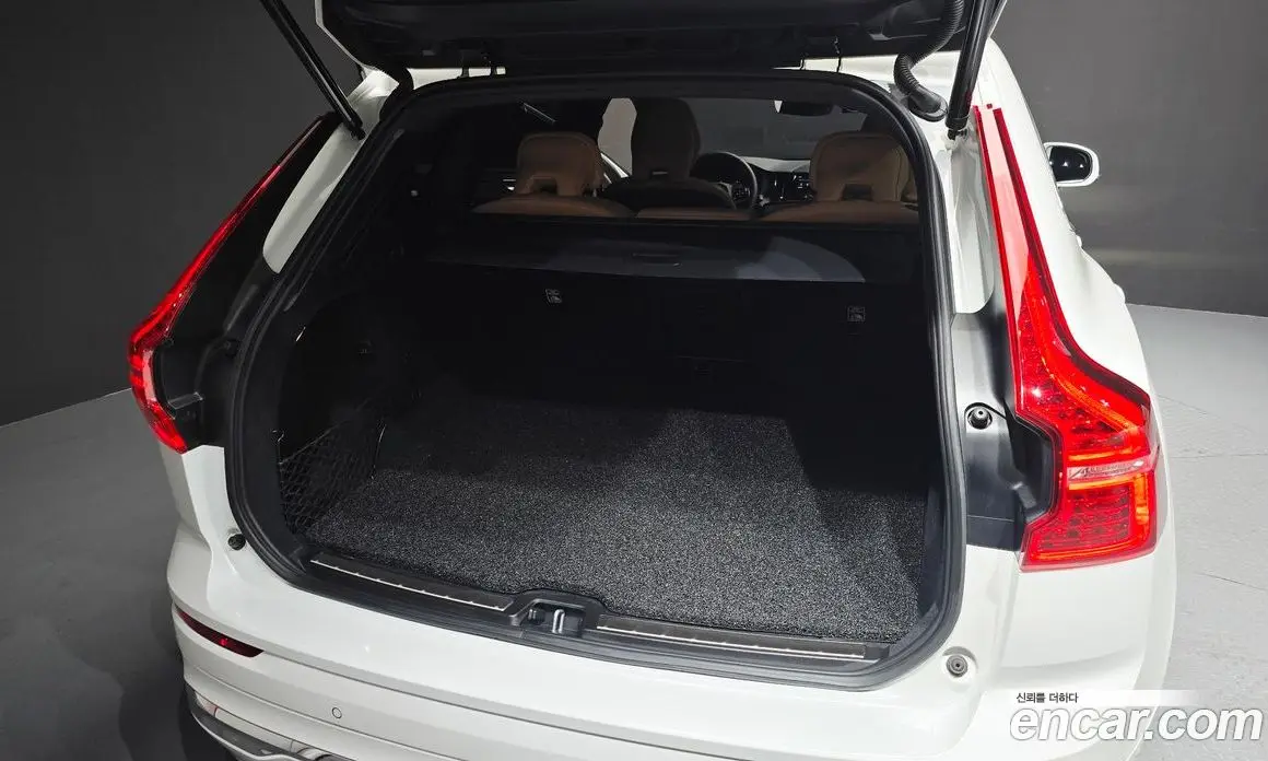 Volvo XC60 2024 2.0 автомат (гидро), фото 23 Volvo XC60 2024 2.0 автомат (гидро), фото 23