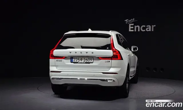 Volvo XC60 2024 2.0 автомат (гидро), миниатюра 4 Volvo XC60 2024 2.0 автомат (гидро), миниатюра 4