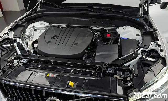 Volvo XC60 2024 2.0 автомат (гидро), миниатюра 6 Volvo XC60 2024 2.0 автомат (гидро), миниатюра 6