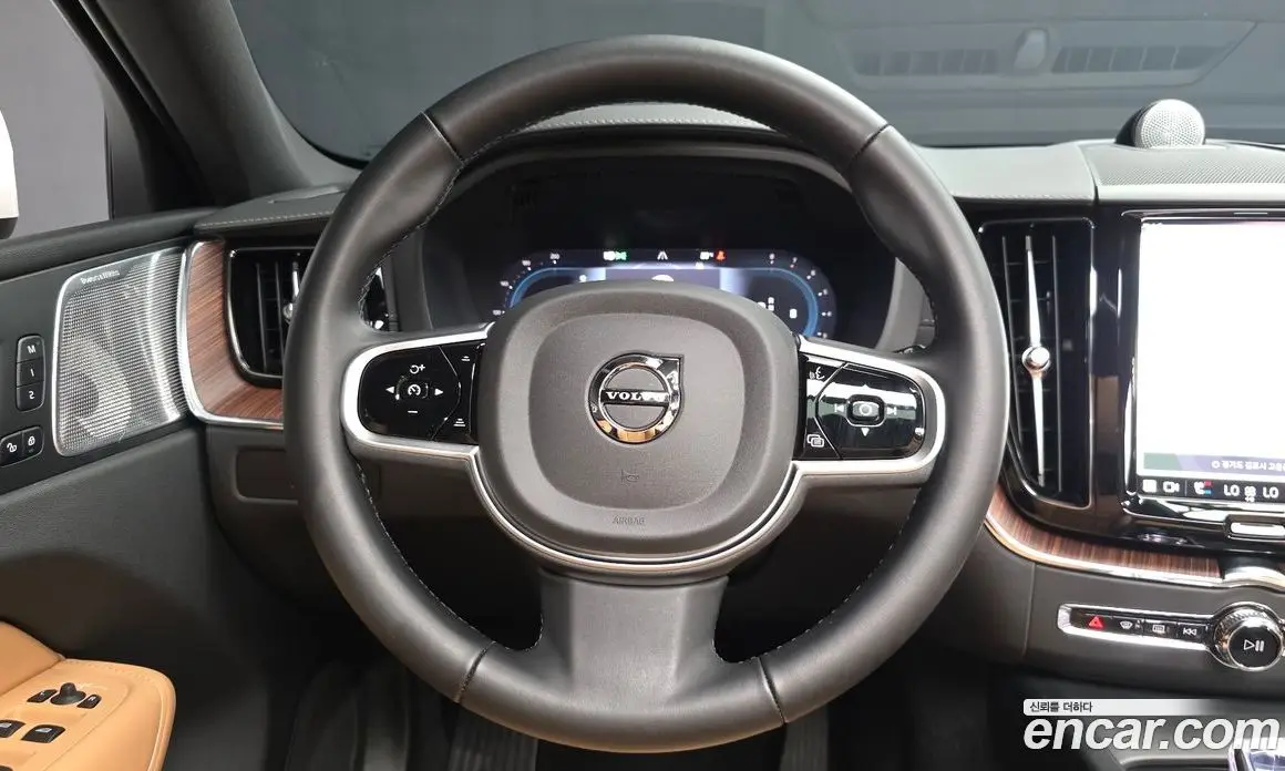 Volvo XC60 2025 2.0 автомат (гидро), фото 13 Volvo XC60 2025 2.0 автомат (гидро), фото 13