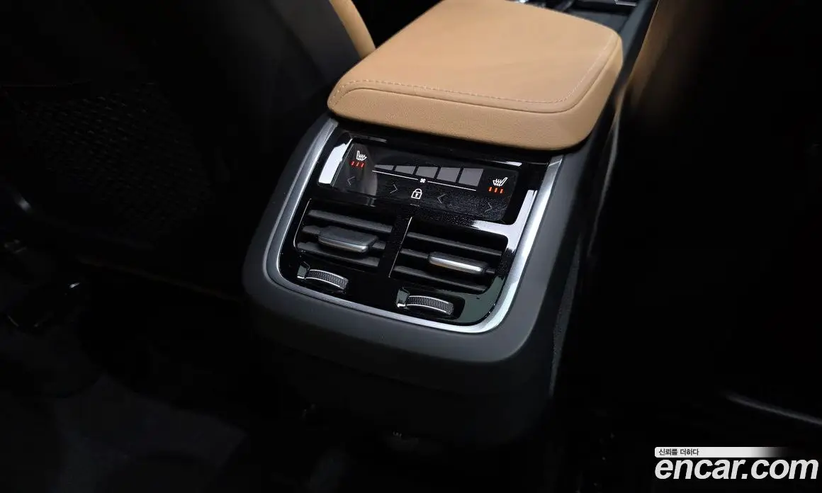 Volvo XC60 2025 2.0 автомат (гидро), фото 19 Volvo XC60 2025 2.0 автомат (гидро), фото 19