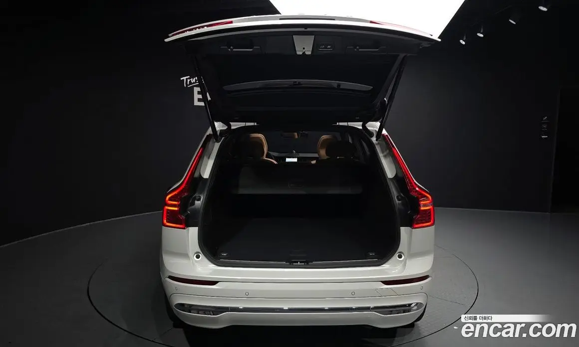 Volvo XC60 2025 2.0 автомат (гидро), фото 20 Volvo XC60 2025 2.0 автомат (гидро), фото 20