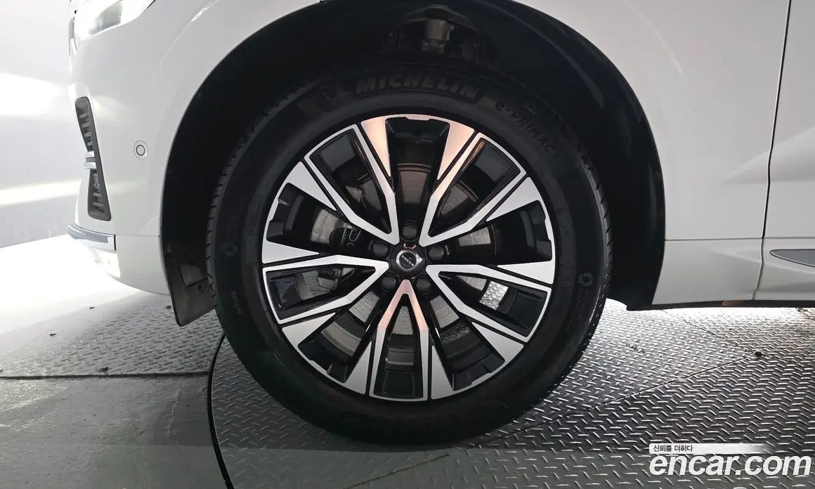 Volvo XC60 2025 2.0 автомат (гидро), фото 5 Volvo XC60 2025 2.0 автомат (гидро), фото 5