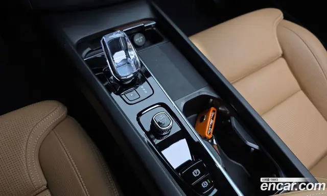 Volvo XC60 2025 2.0 автомат (гидро), миниатюра 9 Volvo XC60 2025 2.0 автомат (гидро), миниатюра 9