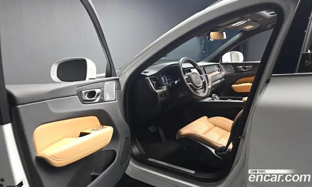 Volvo XC60 2025 2.0 автомат (гидро), миниатюра 10 Volvo XC60 2025 2.0 автомат (гидро), миниатюра 10
