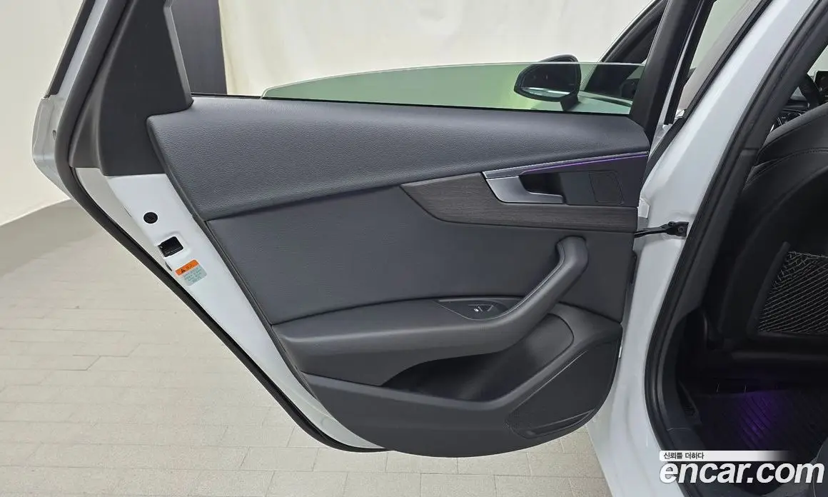 Audi A4 2019 2.0 автомат (гидро), фото 15