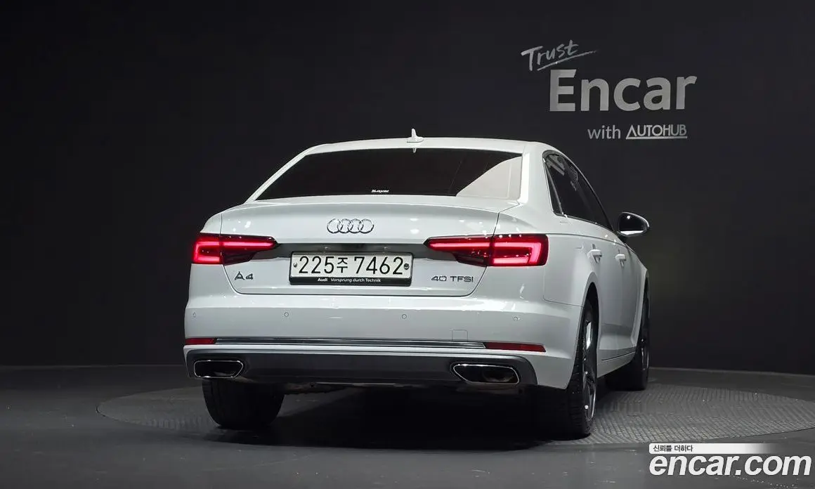 Audi A4 2019 2.0 автомат (гидро), фото 4
