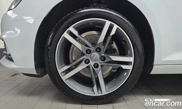 Audi A4 2019 2.0 автомат (гидро), миниатюра 5