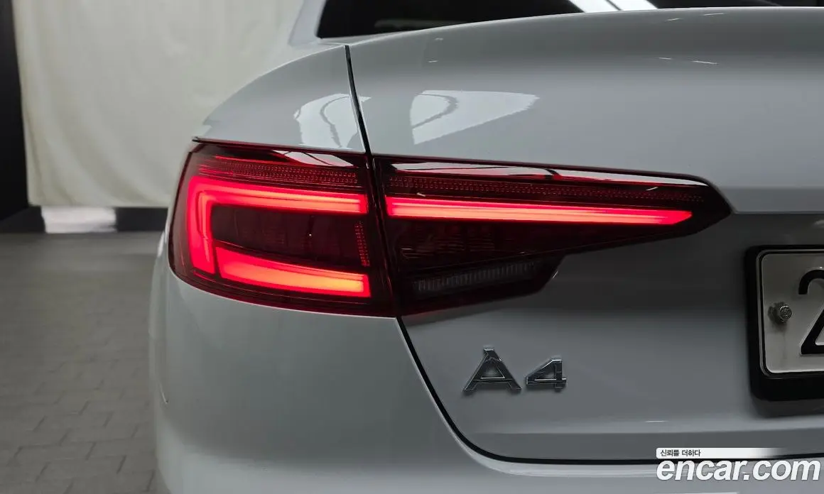 Audi A4 2019 2.0 автомат (гидро), фото 9