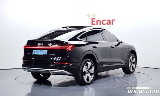 Audi e-tron 2021 0.2 автомат (гидро), миниатюра 2