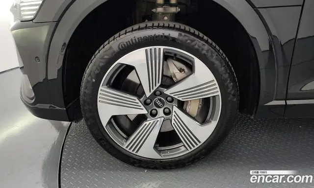 Audi e-tron 2021 0.2 автомат (гидро), миниатюра 5