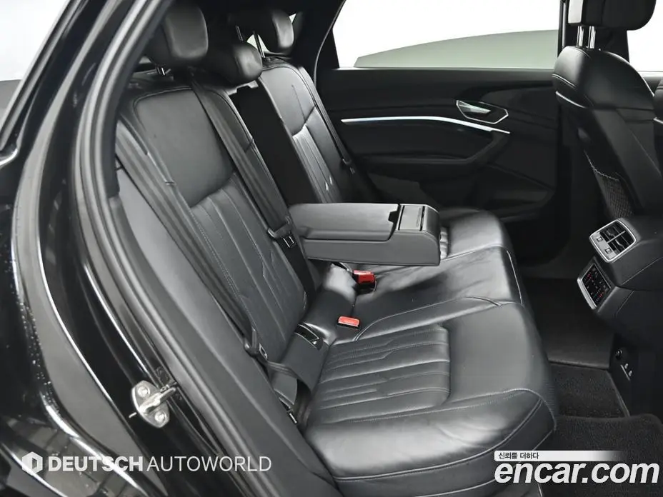 Audi e-tron 2021 1.7 автомат (гидро), фото 12 Audi e-tron 2021 1.7 автомат (гидро), фото 12