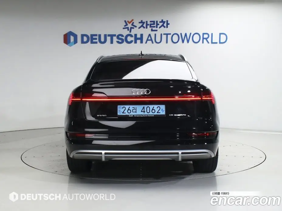 Audi e-tron 2021 1.7 автомат (гидро), фото 4 Audi e-tron 2021 1.7 автомат (гидро), фото 4