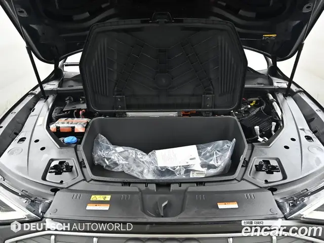 Audi e-tron 2021 1.7 автомат (гидро), миниатюра 6 Audi e-tron 2021 1.7 автомат (гидро), миниатюра 6