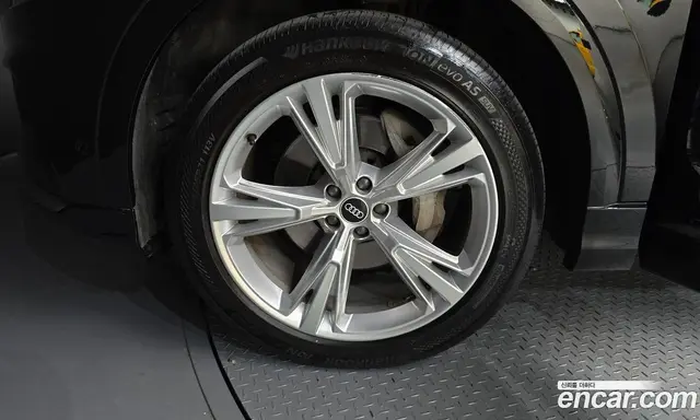 Audi Q8 2021 3.0 автомат (гидро), миниатюра 5 Audi Q8 2021 3.0 автомат (гидро), миниатюра 5