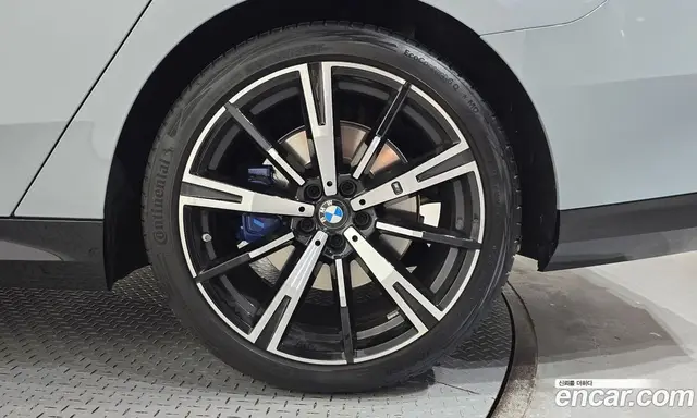 BMW 5 серия 2025 2.0 автомат (гидро), миниатюра 7 BMW 5 серия 2025 2.0 автомат (гидро), миниатюра 7