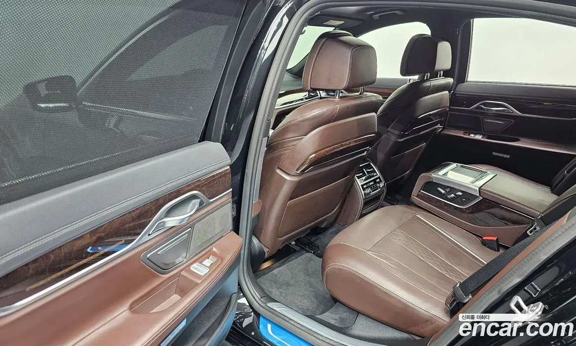 BMW 7 серия 2016 3.0 автомат (гидро), фото 11 BMW 7 серия 2016 3.0 автомат (гидро), фото 11