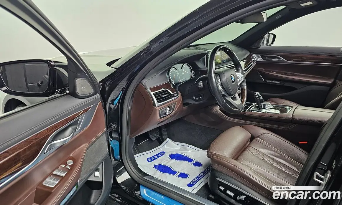 BMW 7 серия 2016 3.0 автомат (гидро), фото 10 BMW 7 серия 2016 3.0 автомат (гидро), фото 10