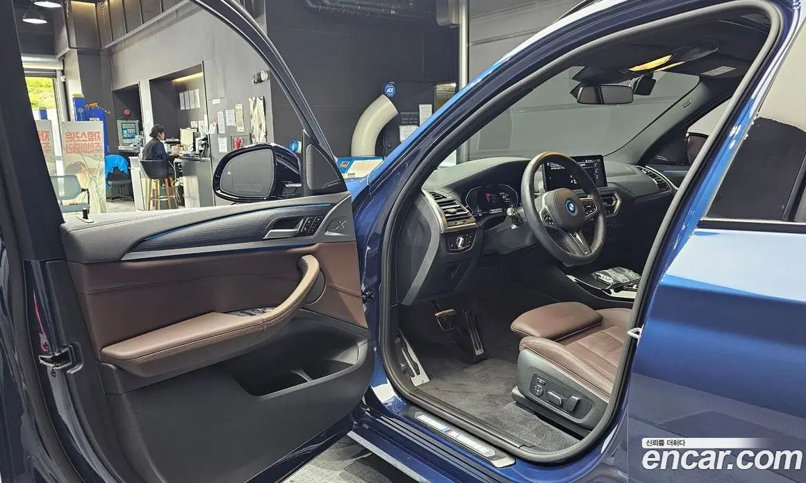 BMW iX3 2025 0.2 автомат (гидро), фото 13