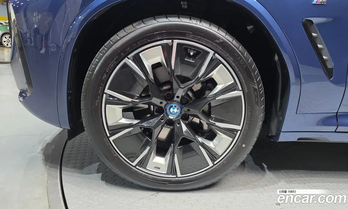 BMW iX3 2025 0.2 автомат (гидро), фото 5
