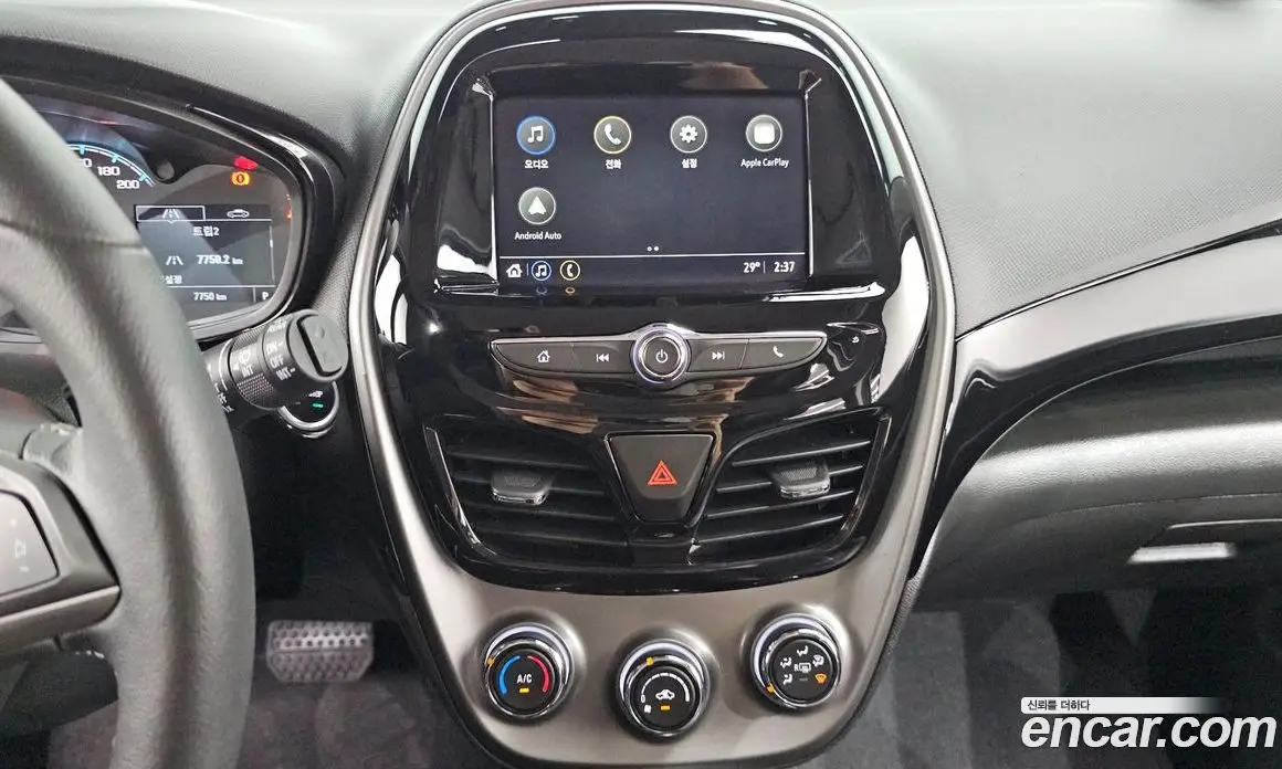 Chevrolet Spark 2022 1.0 автомат (гидро), фото 14