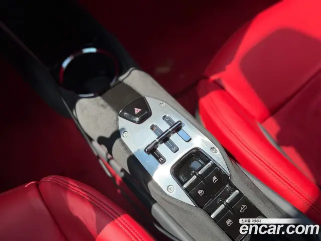 Ferrari 296 2024 3.0 автомат (гидро), миниатюра 9 Ferrari 296 2024 3.0 автомат (гидро), миниатюра 9